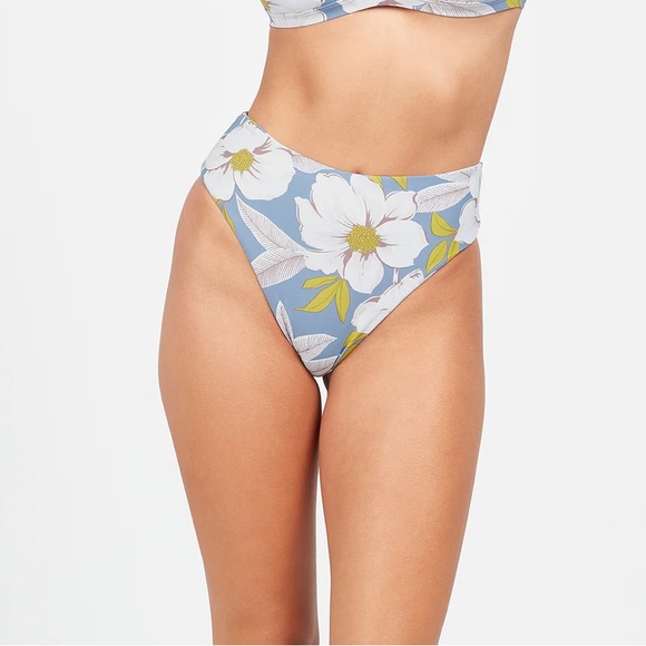 Volcom Bouquet Bikini Set - Picture 8 of 11